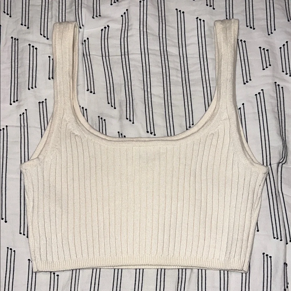 Aritzia Wilfred Cream Ribbed Crop Tank Top - Picture 2 of 5